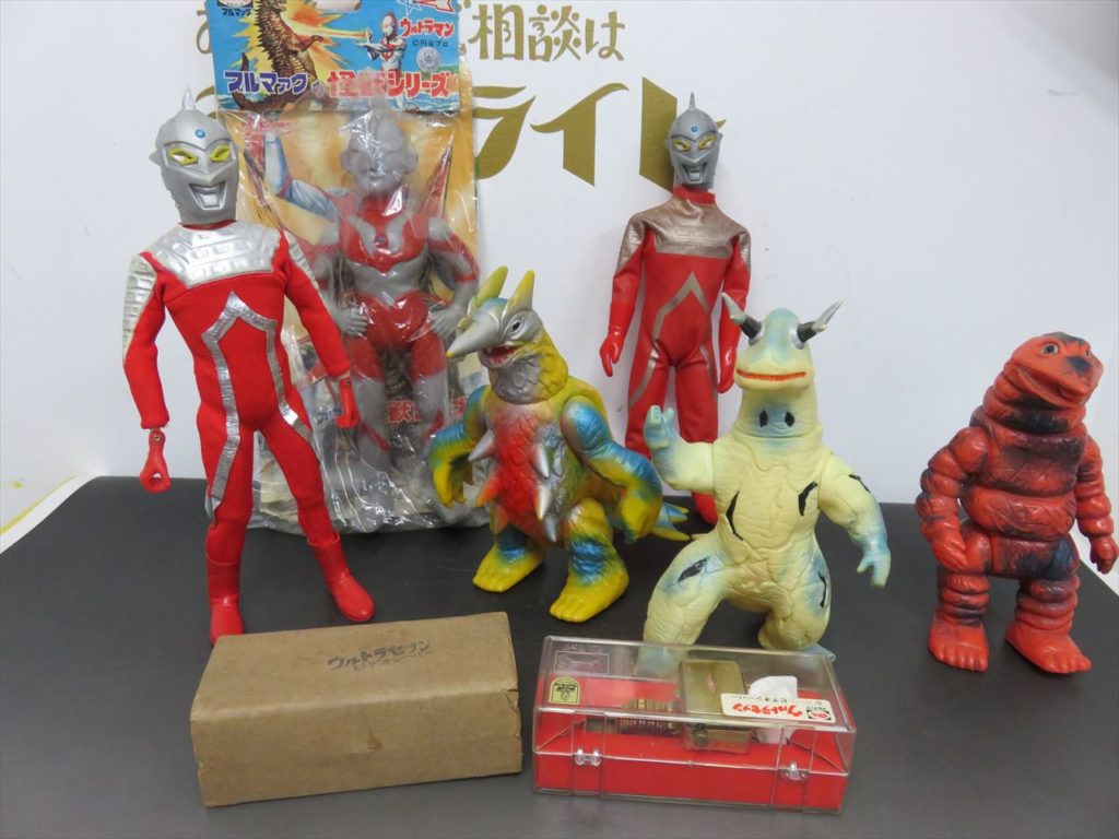 ウルトラマン怪獣ソフビ買取りしました 昔のおもちゃ専門店モズライト おもちゃを売るなら神戸のレトロ玩具買取店 モズライト